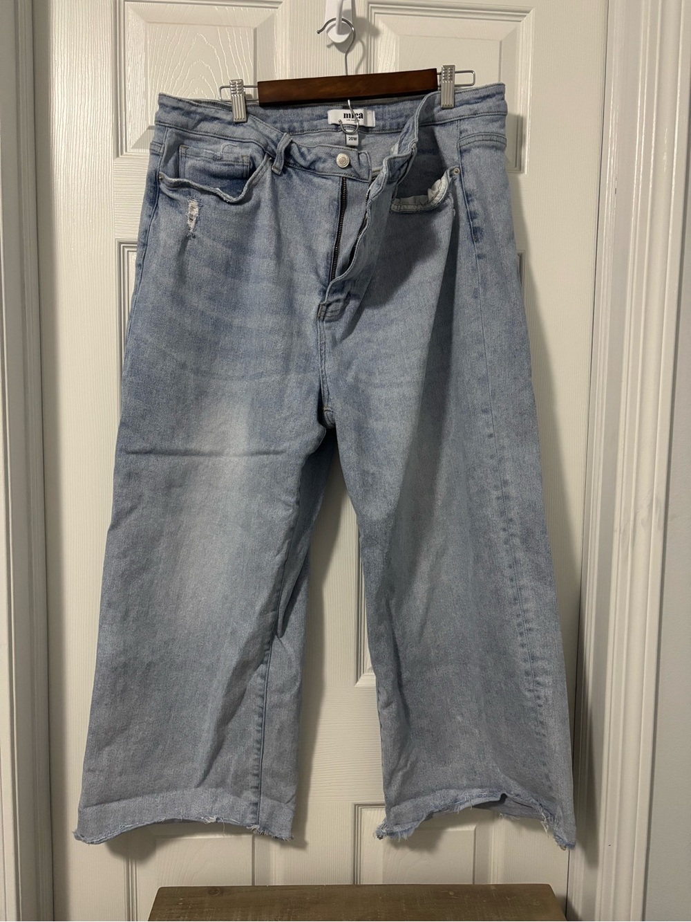 Mica Light Wash Cropped Wide-Leg Jeans